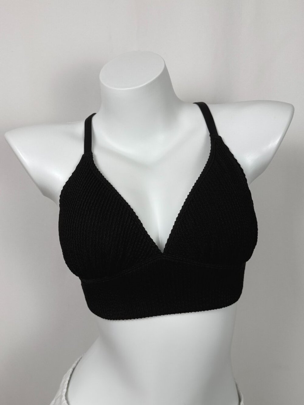 George Women Pull Over Triangle Bikini Top Black Textured Medium M NWT